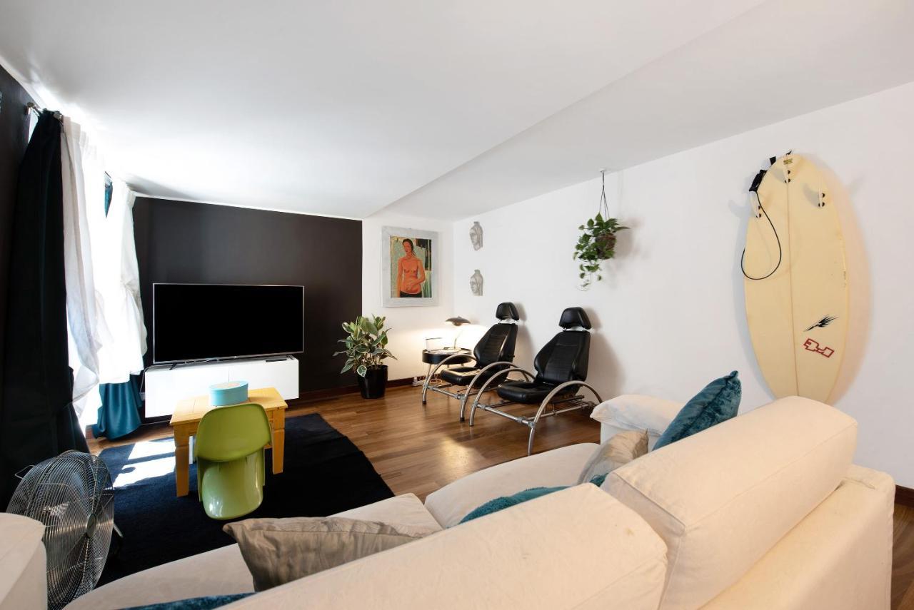 House Momo' Apartment Genoa